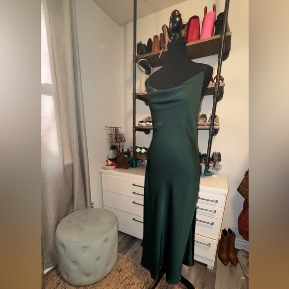 Satin dress - Picture 11 of 16